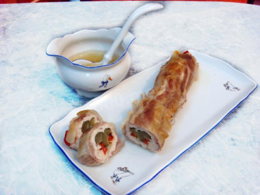 Chicken roll in bacon