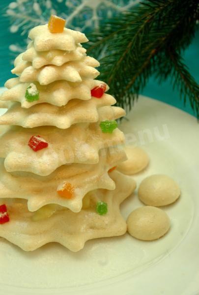 Christmas Tree cake with meringue