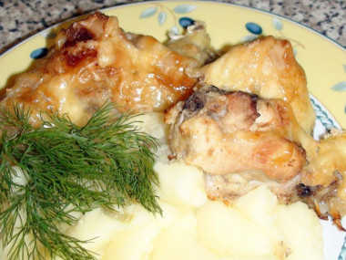 Chicken baked under yogurt