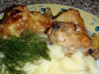 Chicken baked under yogurt