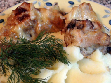 Chicken baked under yogurt