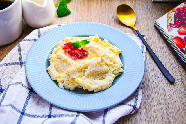 Rice millet porridge with milk