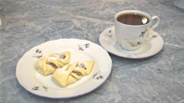 Charokh cookies with apple-nut filling