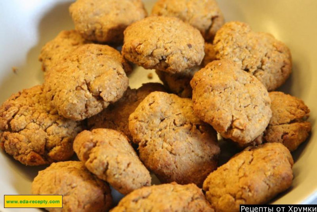 Diet Oatmeal cookies with dates and nuts