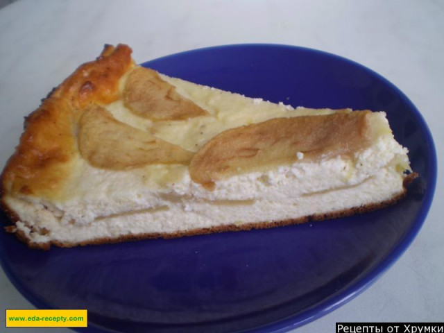 Cottage cheese casserole with semolina and pears