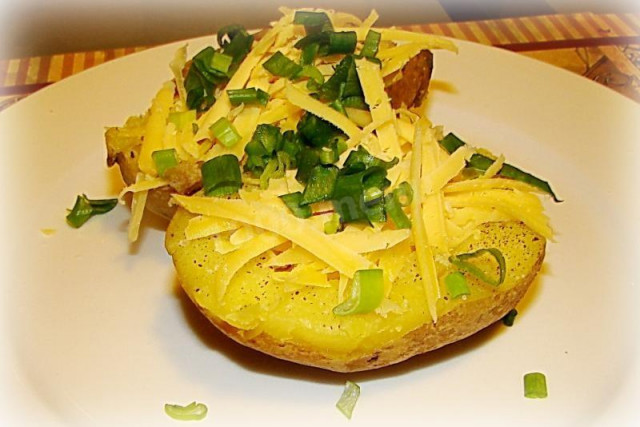 Baked potatoes in the fireplace