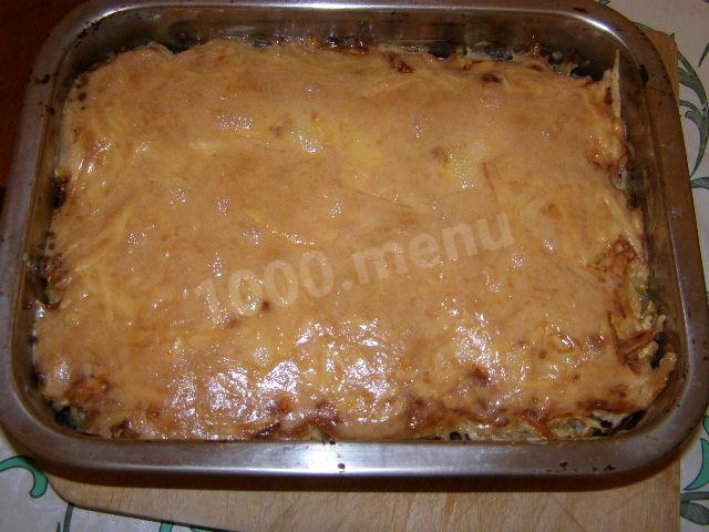 Casserole with apples and minced meat Men's whims