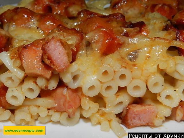 Vermicelli casserole with sausage and cheese