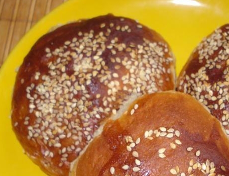 Sesame buns with yeast and water