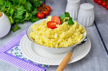 Millet porridge in a slow cooker on water