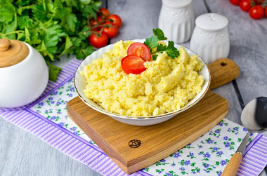 Millet porridge in a slow cooker on water