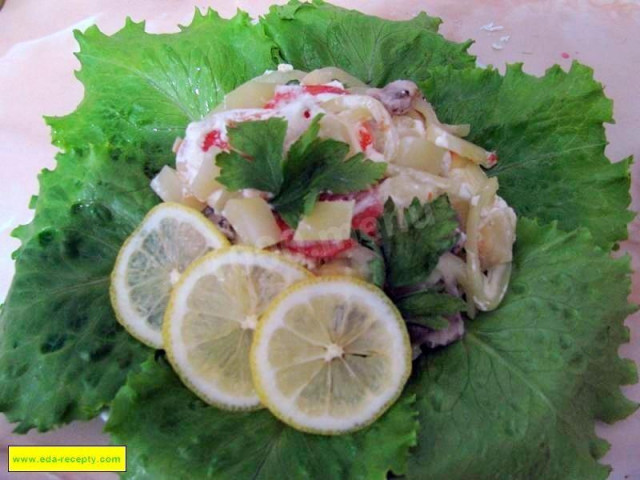 Gdansk carp in sour cream with lemon and potatoes