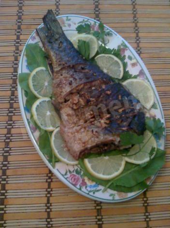 Baked carp with quince