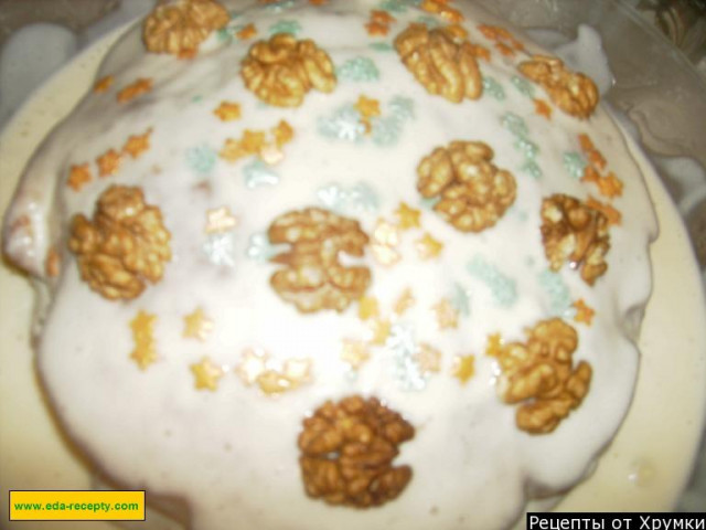 Natasha cake with walnuts and sour cream