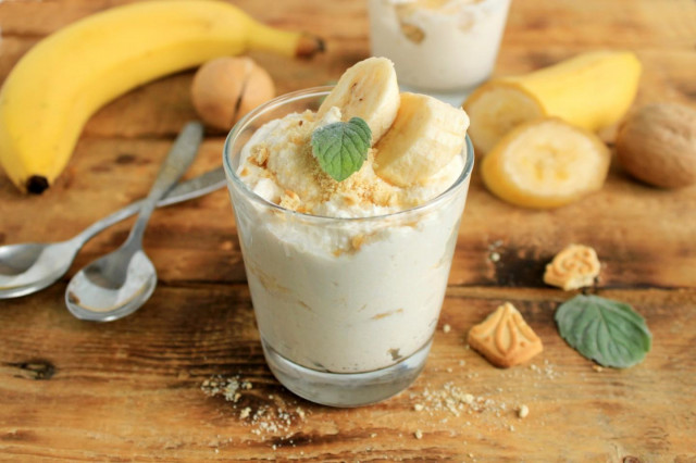 Cottage cheese with banana