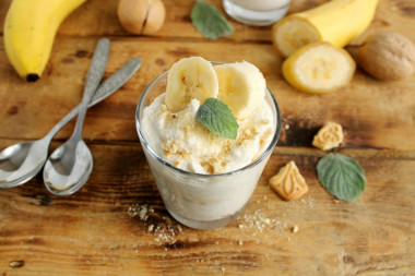 Cottage cheese with banana