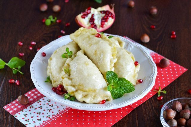 Steamed dumplings on kefir with cottage cheese