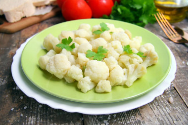 Steamed cauliflower