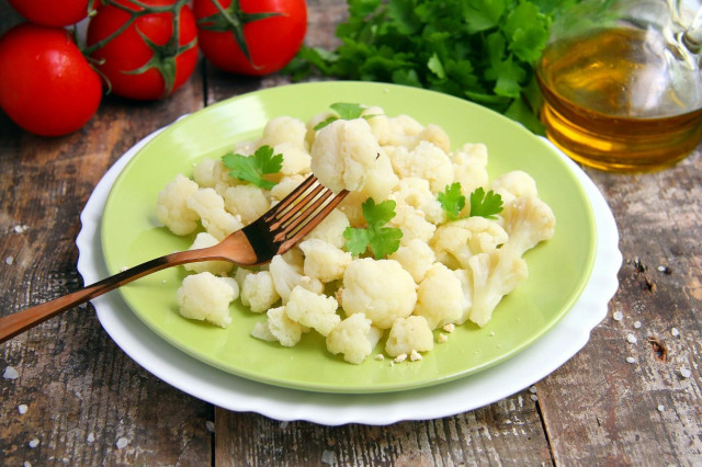 Steamed cauliflower