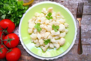 Steamed cauliflower