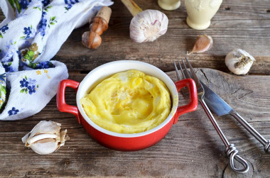 Steamed omelet in a slow cooker