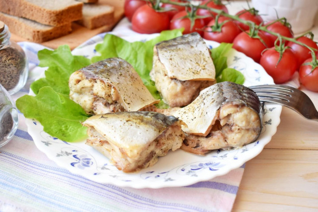 Steamed mackerel in a slow cooker