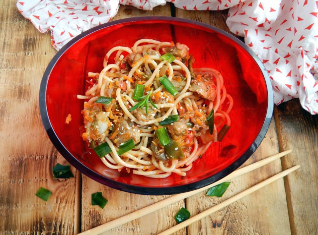 Teriyaki chicken with vegetables and noodles