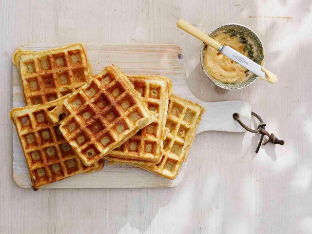 Viennese waffles without milk in a waffle iron