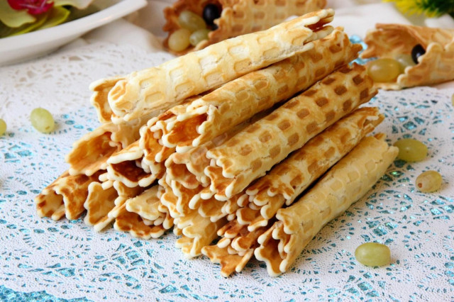 Waffle tubes with crunching