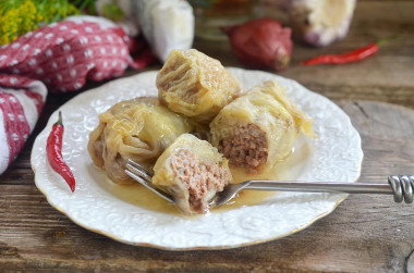 Cabbage rolls in microwave oven