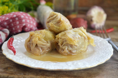 Cabbage rolls in microwave oven