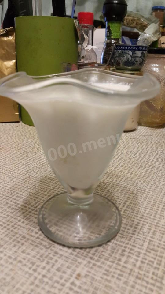 Milk dessert with coconut chips