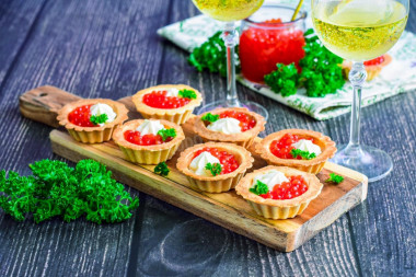 Tartlets with cheese and caviar