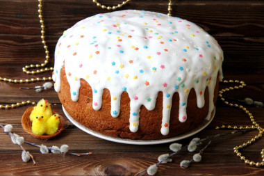 Easter cake in a slow cooker