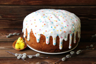 Easter cake in a slow cooker