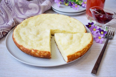 Cottage cheese casserole with semolina in a slow cooker