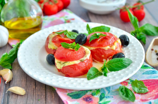 Tomatoes with cheese in a slow cooker