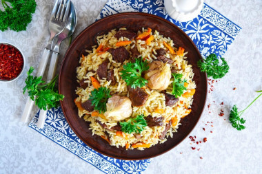 Pilaf with beef in a slow cooker