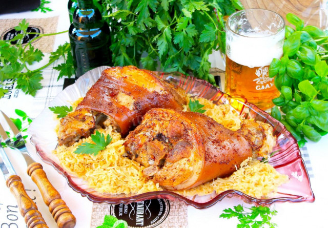 Pork knuckle in Czech beer