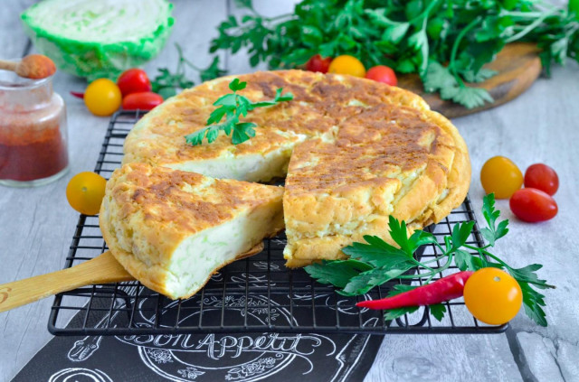 Aspic pie with cabbage in a slow cooker