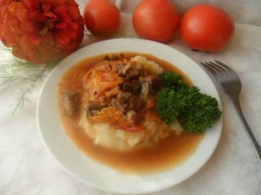 Beef gravy in a slow cooker