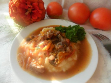 Beef gravy in a slow cooker