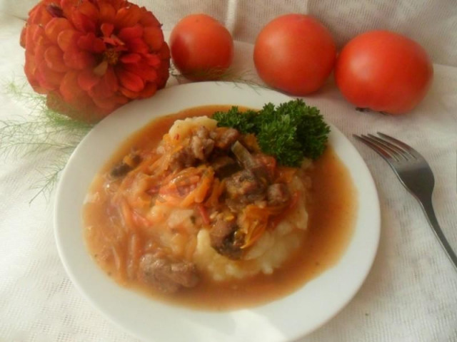 Beef gravy in a slow cooker