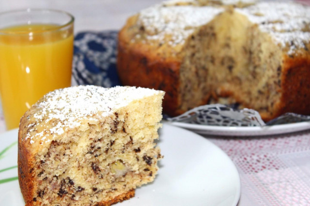 Banana cupcake in a slow cooker with chocolate pieces