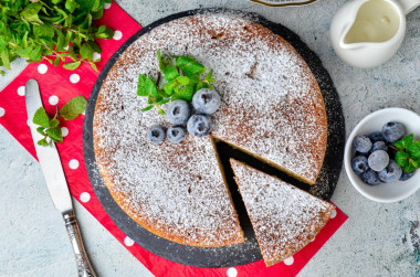 Cottage cheese pie in a slow cooker