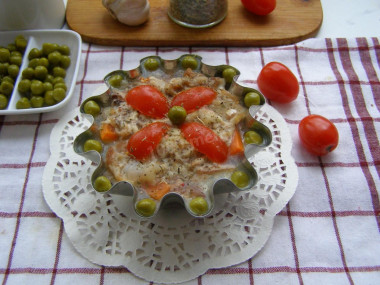 Chicken jelly in a slow cooker