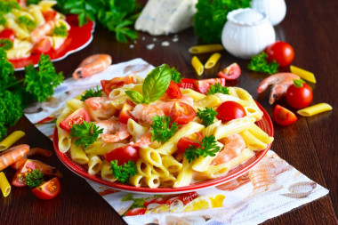 Pasta with shrimp in cream sauce