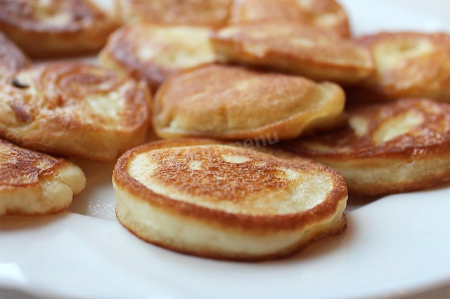 Pancakes on kefir in a slow cooker