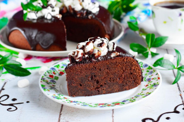 Chocolate cupcake in a slow cooker