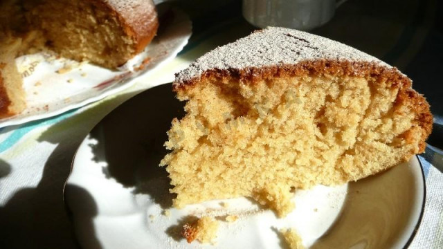 Pie with milk in a slow cooker